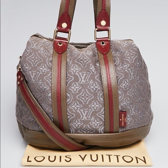 💎✨RUNWAY ✨💎 Louis Vuitton aviator bag LIMITED EDITION - Picture 3 of 12